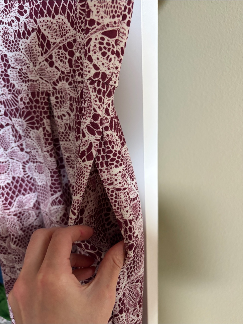 LuLaRoe Burgundy & White Lace-Pattern Amelia Dress with Pleats and Pockets XL - Picture 3 of 5